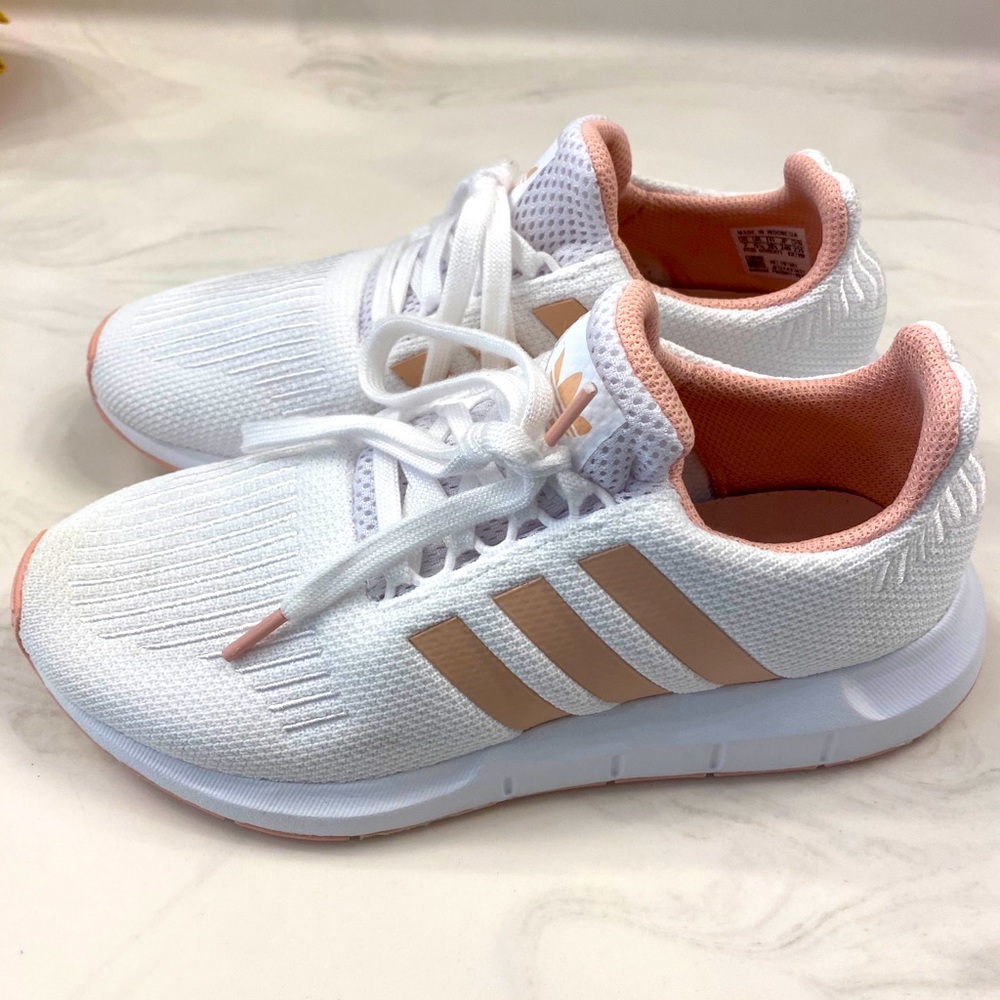 Adidas Swift Run - size 7